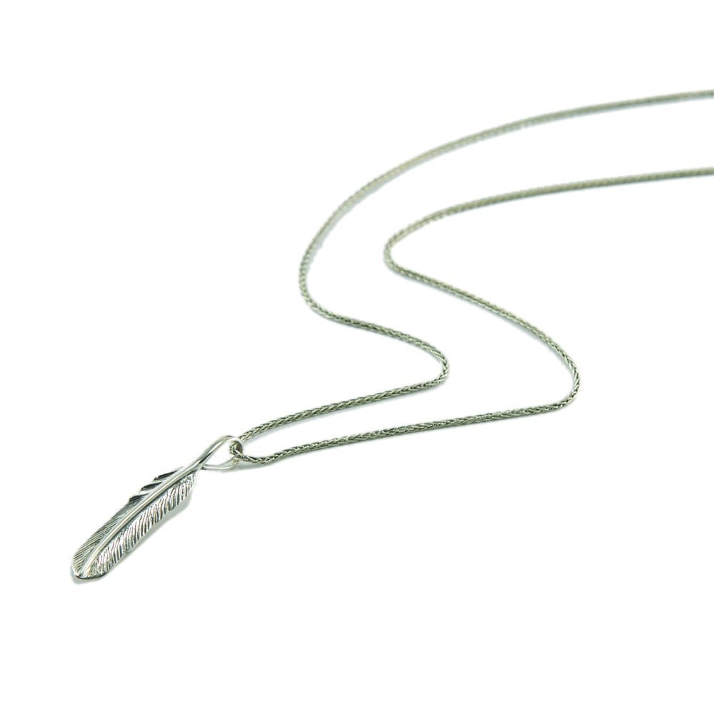 Kuş Tüyü Kolye