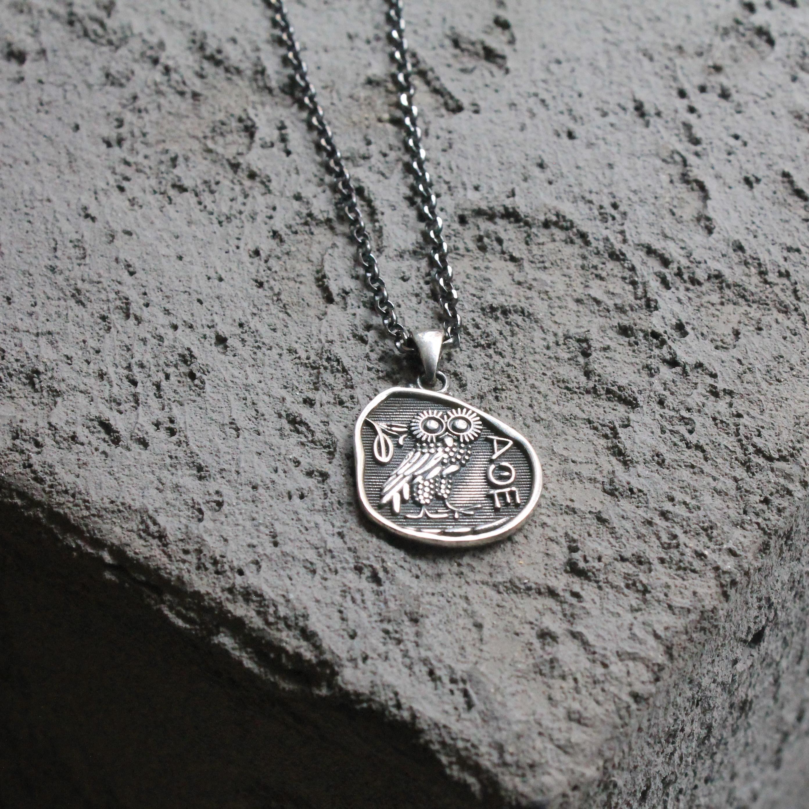 Athena Baykuş Desenli Gümüş Kolye