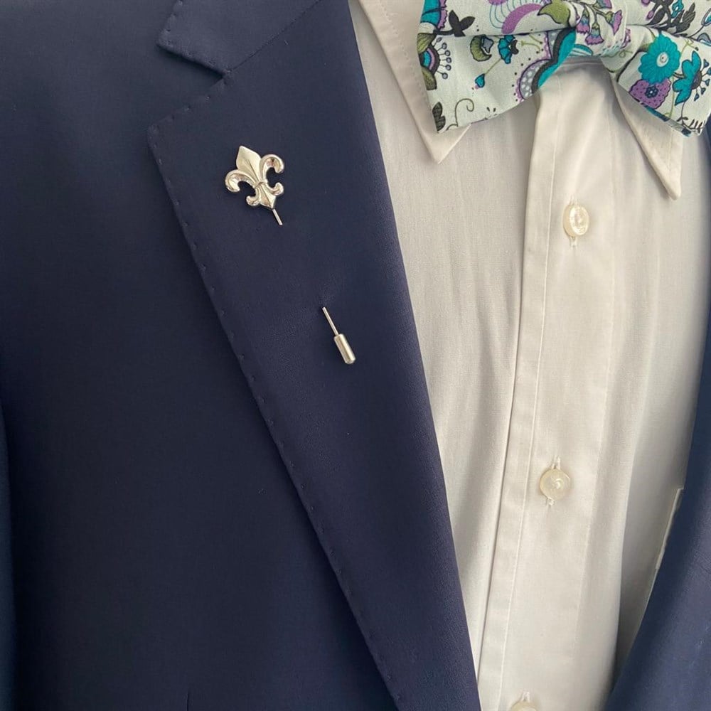 Fleur De Lis Yaka İğnesi