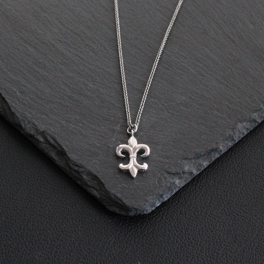 Fleur de Lys Kolye