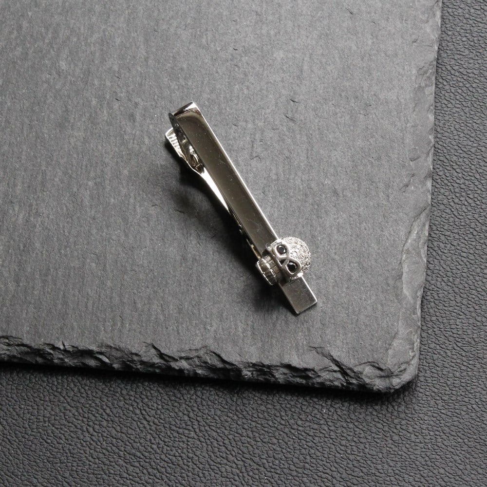 Kuru Kafa Figürlü Kravat İğnesi