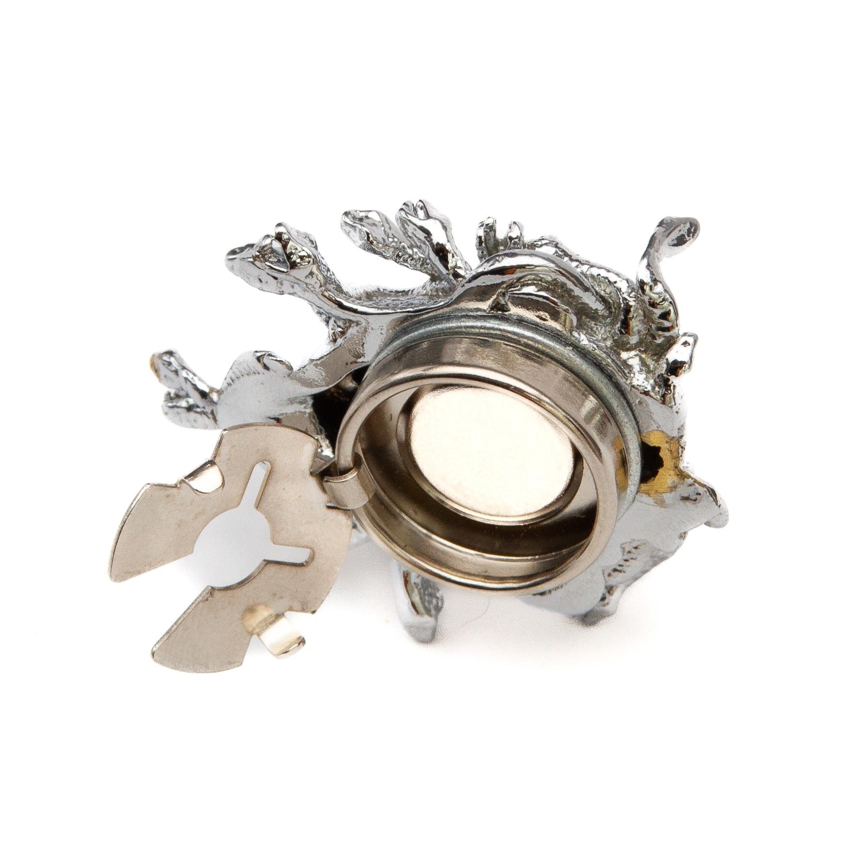 Medusa Figürlü Gömlek Yaka Düğmesi