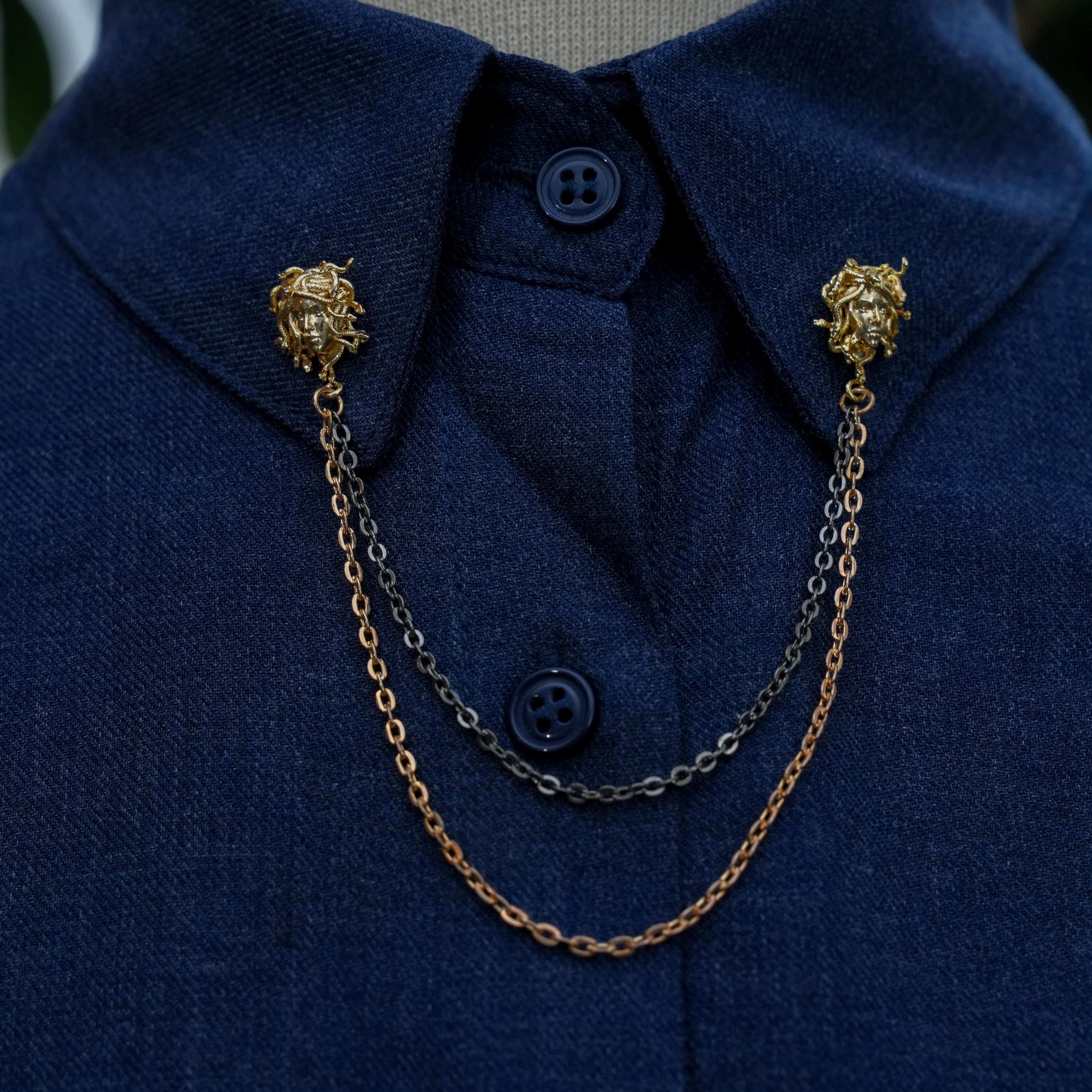 Medusa Figürlü Gömlek Yaka İğnesi