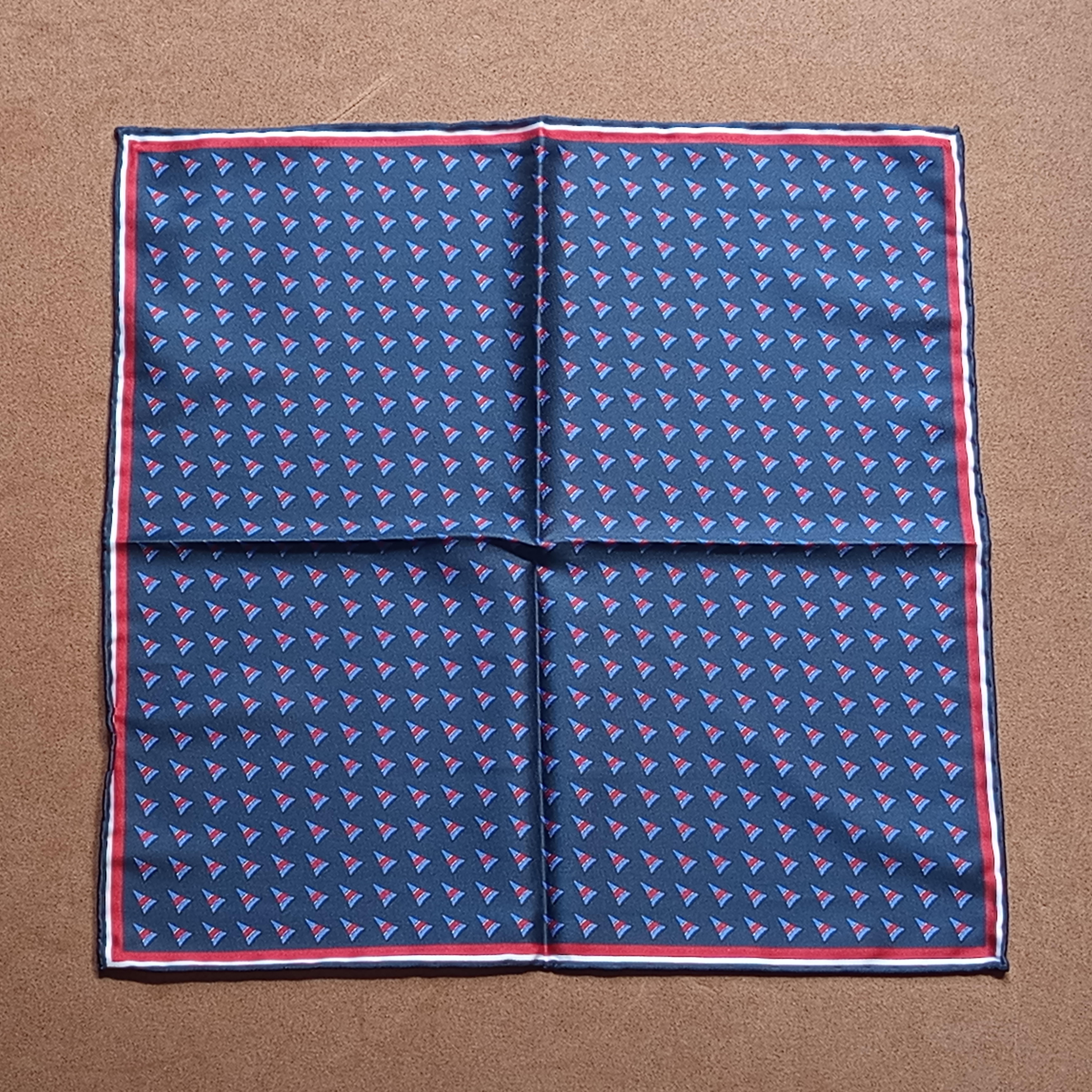 Üçgen Desenli Mikrofiber Cep Mendili 