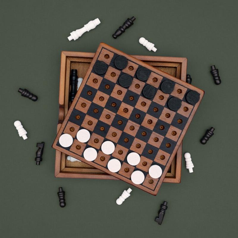 Iron & Glory Ahşap Satranç ve Dama Takımı