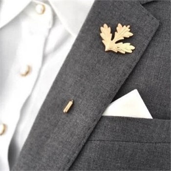 Yaprak Yaka İğnesi