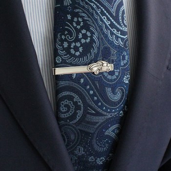 Araba Figürlü Kravat İğnesi