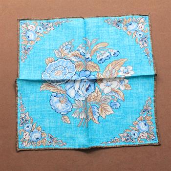 Çiçek Desenli İpek Cep Mendili 