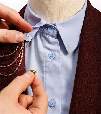 Çiçek Figürlü Gömlek Yaka İğnesi