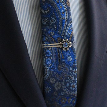 Dümen Figürlü Kravat İğnesi