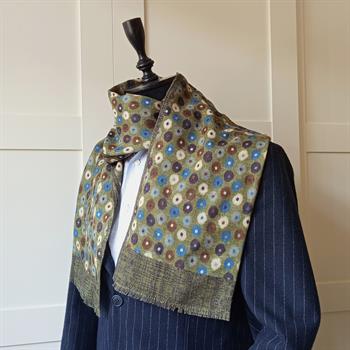 El Yapımı Desenli Yün Şal