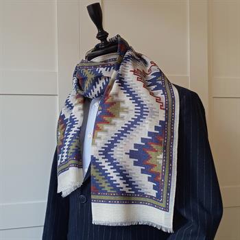 El Yapımı Desenli Yün Şal