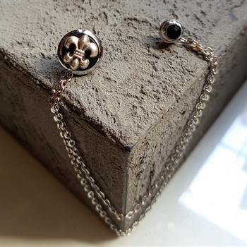 Fleur de Lis Figürlü Ceket Yaka İğnesi