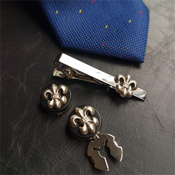 Fleur De Lis Figürlü Geçmeli Kol Düğmesi ve Kravat İğnesi Seti