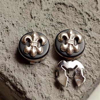 Fleur de Lis Figürlü Geçmeli Kol Düğmesi 