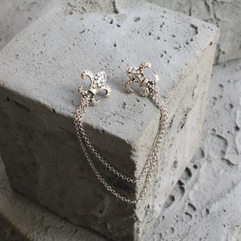 Fleur de Lis Figürlü Gömlek Yaka İğnesi