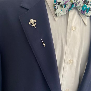 Fleur De Lis Yaka İğnesi