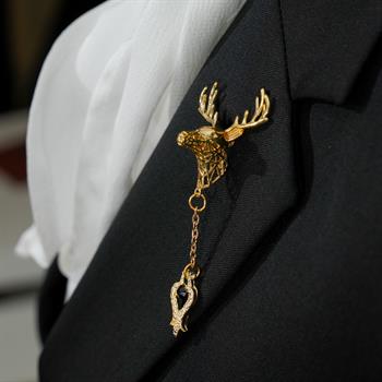 Geyik Figürlü Yaka Broşu