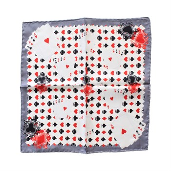 İskambil Kartı Desenli İpek Cep Mendili 