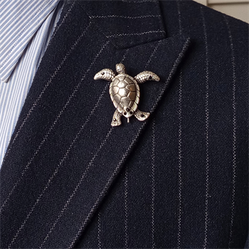 Kaplumbağa Figürlü Yaka Broşu