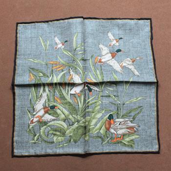 Kaz Desenli İpek Cep Mendili 