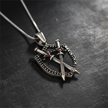 Kılıçlar Gümüş Kolye