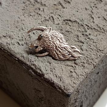 Kurt Figürlü Yaka Broşu