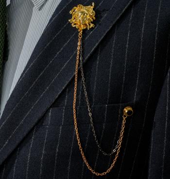 Medusa Figürlü Ceket Yaka İğnesi