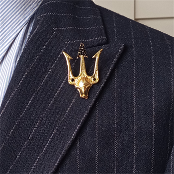 Poseidonun Üç Uçlu Mızrağı Figürlü Yaka Broşu