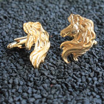 Tek Boynuzlu At Figürlü Klasik Kol Düğmesi