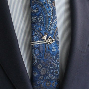 Trompet Figürlü Kravat İğnesi