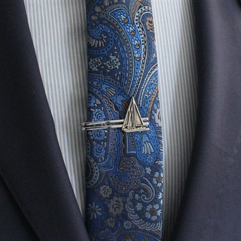 Yelkenli Figürlü Kravat İğnesi