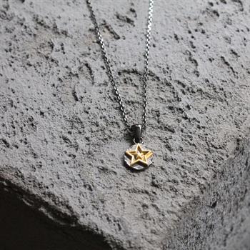 Yıldız Desenli Gümüş Kolye