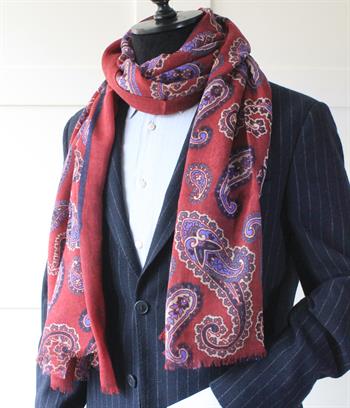 El Yapımı Yün Şal