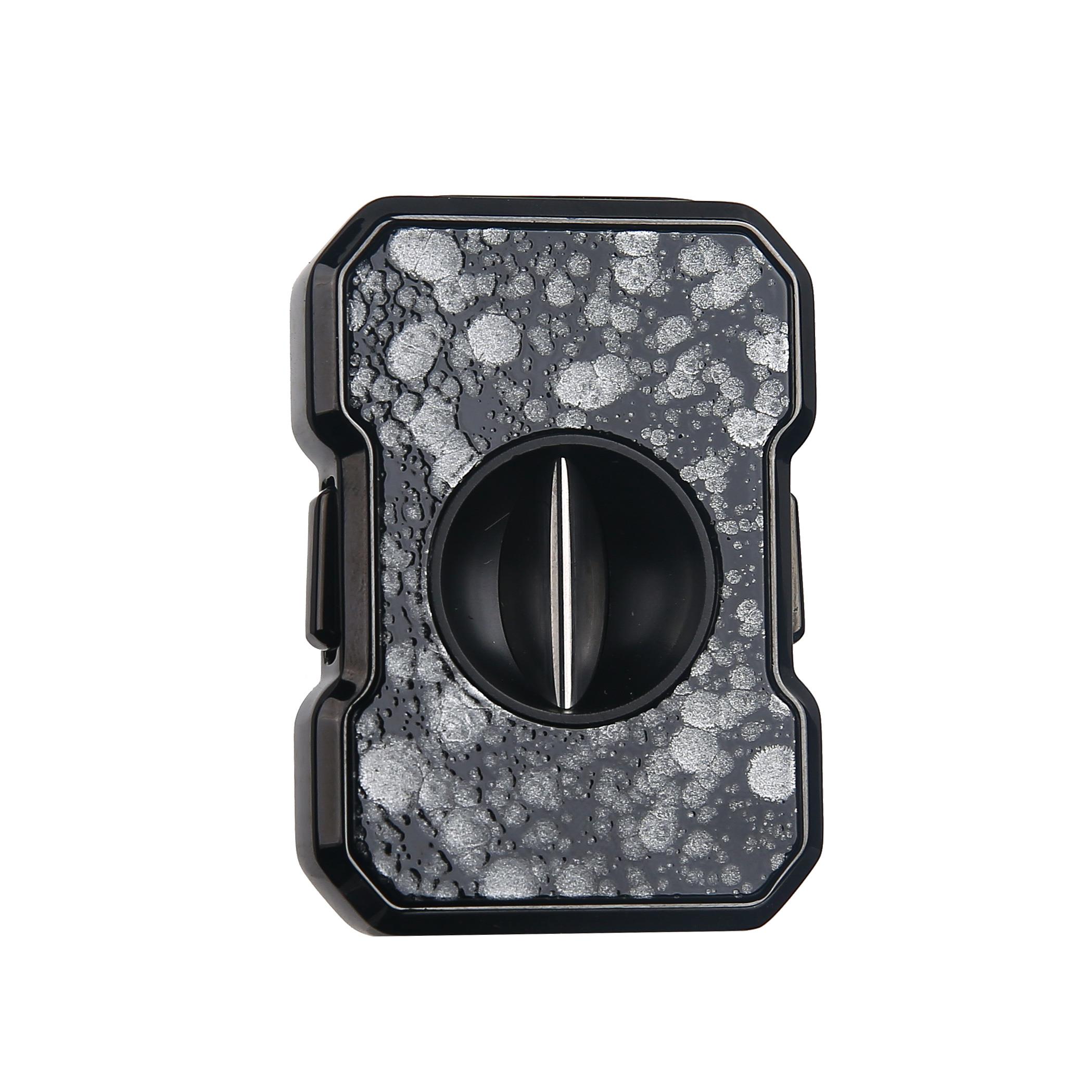 QUANTUM V-Cut Puro Kesici Gunmetal-Black-Dots