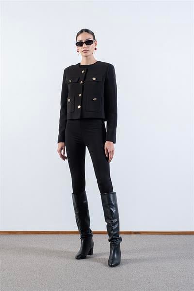 Dalciso Yakasız Cepli Düğmeli Kısa Ceket SİYAH