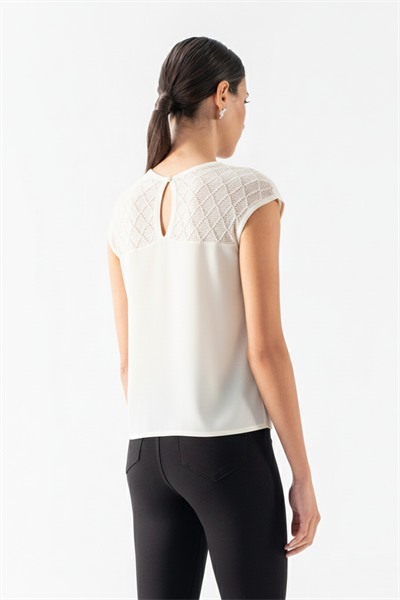 Diodora Yuvarlak Yaka Kolsuz Triko KEMİK