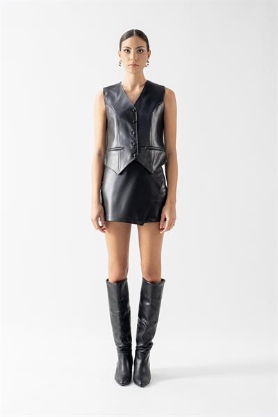 Dolorino Üste Asimetrik Parça Deri Şort Etek SİYAH