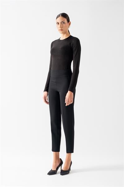 Esperina Arka Bel Geniş Lastikli  Dar Paça Pantolon SİYAH