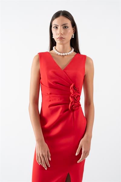 Fairlie Önü Arkası V Yakalı Beli Drapeli Gül Detaylı Yırtmaçlı Kısa Abiye Elbise KIRMIZI
