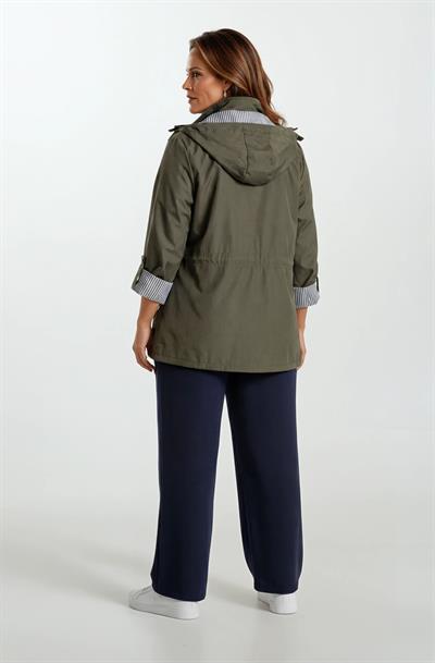 Goudot Kapüşonlu Mevsimlik Parka – Beli Büzgülü, Çıtçıt Detaylı HAKİ