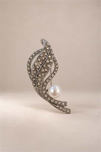 İnci Taşlı Kristal Yaprak Form Broş 6 cm BEYAZ