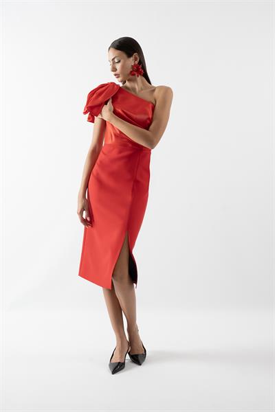 İtalio Üst Organze Tek Omuz Fiyonklu Drapeli Yırtmaçlı Kısa Abiye Elbise KIRMIZI