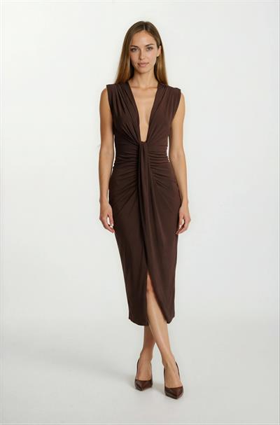 Onisto Omuz Pileli Önü Derin V Uzun Abiye Elbise KAHVE