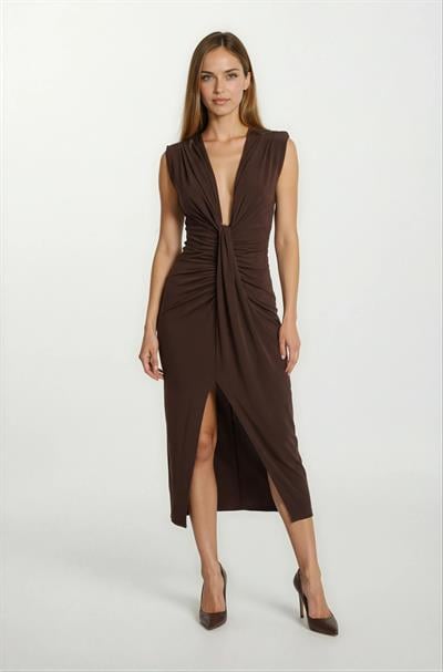 Onisto Omuz Pileli Önü Derin V Uzun Abiye Elbise KAHVE