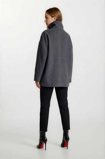 Pellegrina Dik Yaka Yandan Cepli Geniş Kesim Mont FÜME