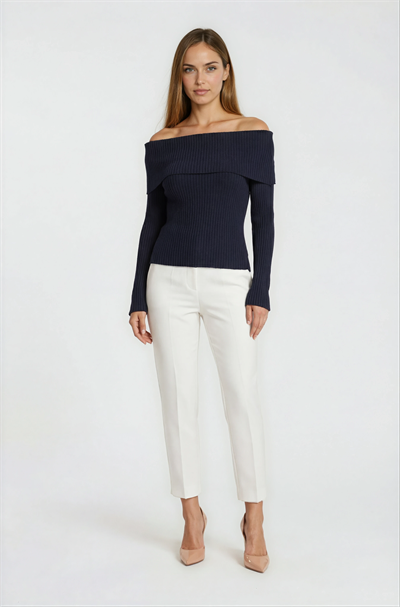 Radcliffe Madonna Yaka Uzun Kol Triko SİYAH