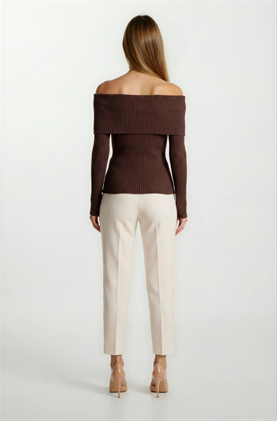 Radcliffe Madonna Yaka Uzun Kol Triko KAHVE