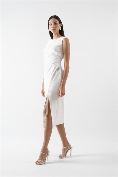 Rainwaterı Yuvarlak Yaka Kolsuz Yırtmaçlı Belden Aşağı Şerit Taş Aksesuar Detaylıı Kısa Abiye Elbise EKRU