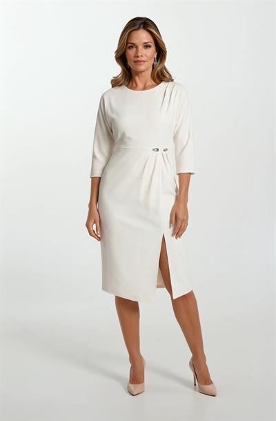 Rinalda Omuzda Pile Belinde İğne Detaylı Yırtmaçlı Elbise KREM